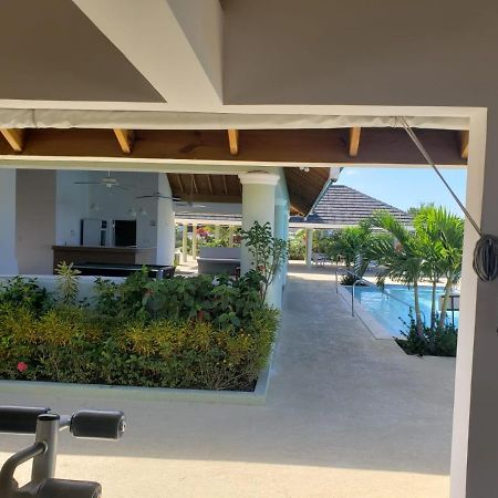 Breathtaking Villa At The Crest Richmond Экстерьер фото