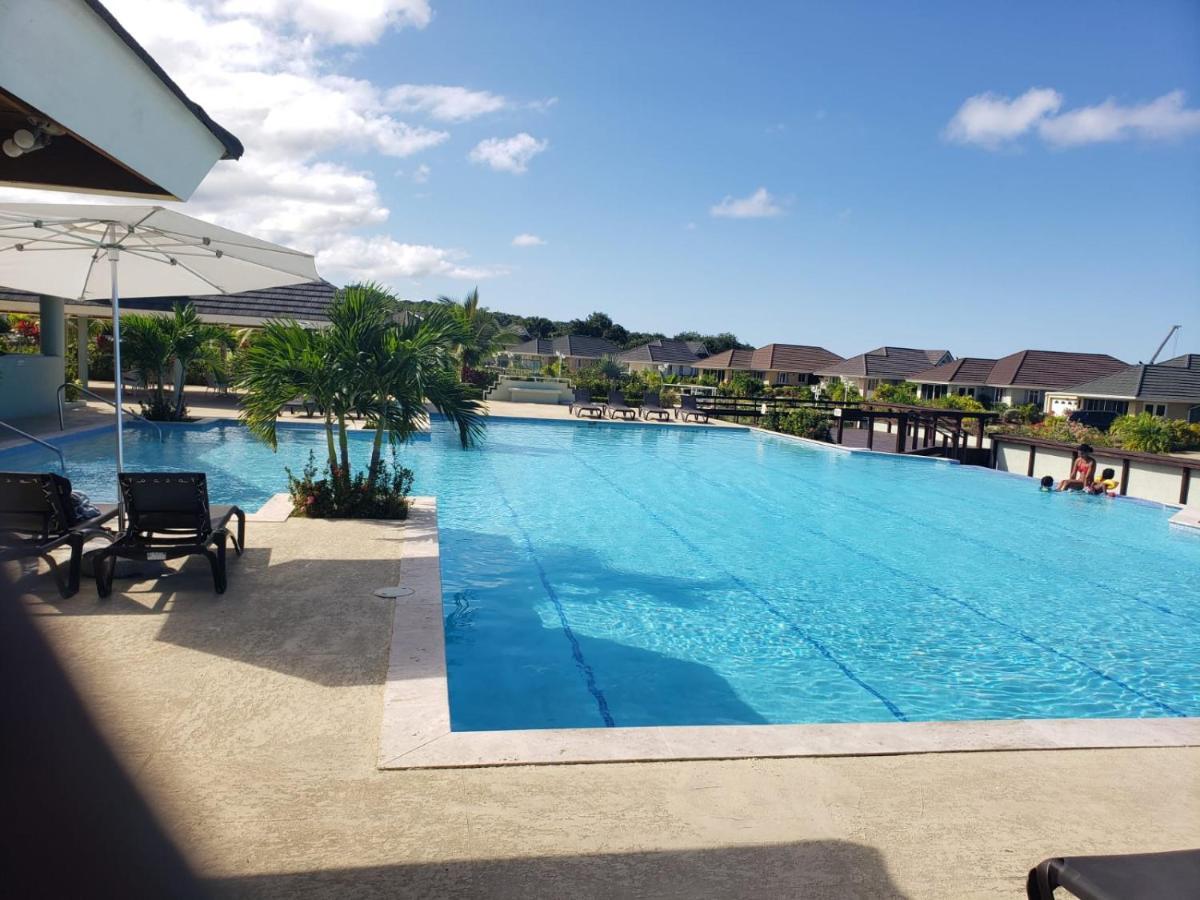 Breathtaking Villa At The Crest Richmond Экстерьер фото
